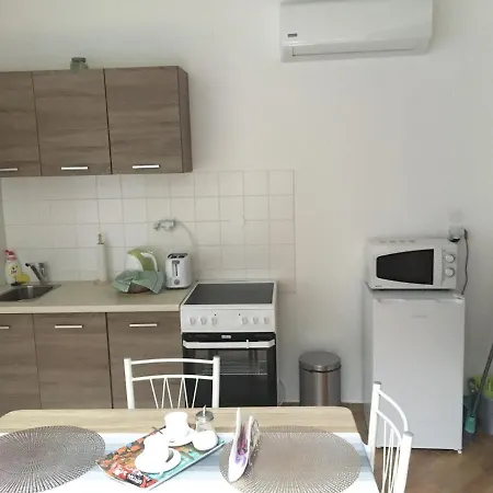 Konde B Apartment *