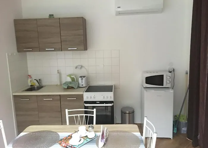 Konde B Apartament *